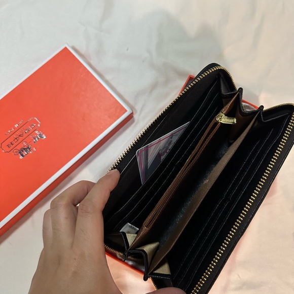 Coach Wallet Black - Picture 2 of 2